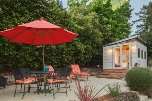 5 Decorating Tips for Your Backyard - bhgrelife.com