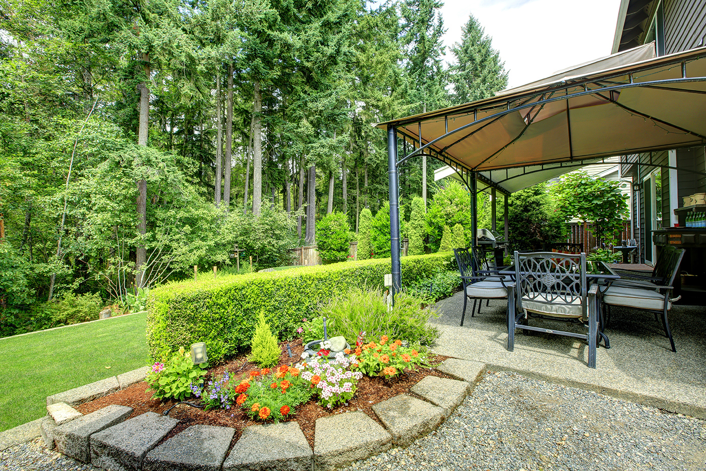 Ask a Pro Q&A: Treating Weeds without Killing the Flowers - bhgrelife.com