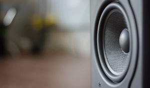 6 Must-Have Accessories for the Ultimate Man Cave - bhgrelife.com