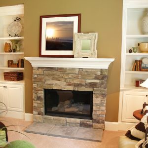Bhgrelife.com - 10 Ideas on How to Decorate an Inviting Mantel