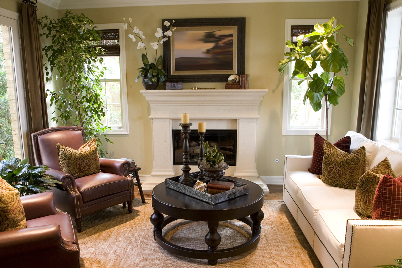Bhgrelife.com - 10 Ideas on How to Decorate an Inviting Mantel
