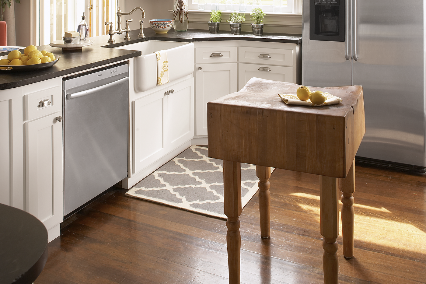 Kitchen Island Ideas to Make a Small Kitchen Look Bigger ...