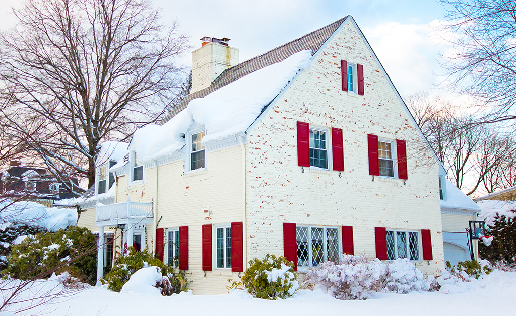 How to Boost Curb Appeal in the Winter - Better Homes and Gardens Real  Estate Life