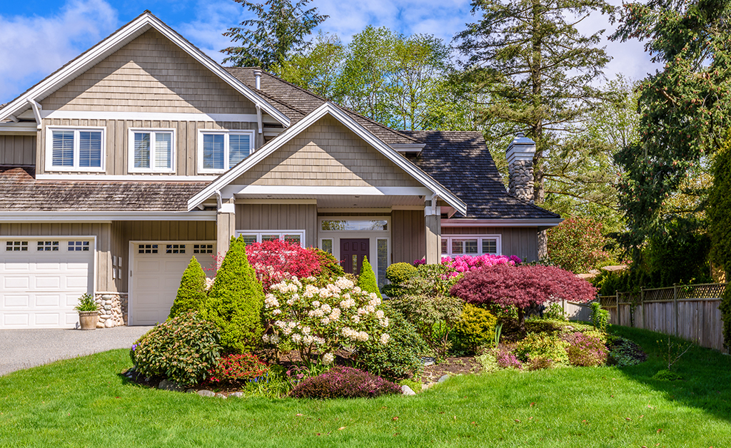 Featured image of post Lawn Garden Design For Home : The material you choose does, to a certain extent, depend on the style of your garden.