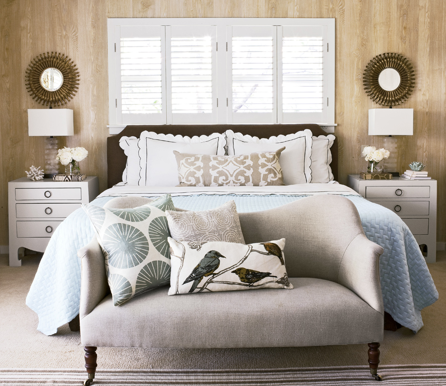 Plan walkways in the bedroom